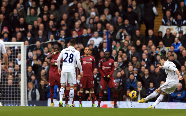 (GIF) Gareth Bale’s free-kick for Tottenham against Newcastle