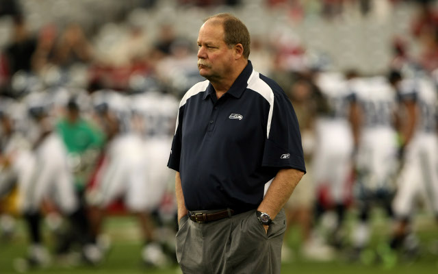 Oakland Raiders interested in offering Mike Holmgren front office job