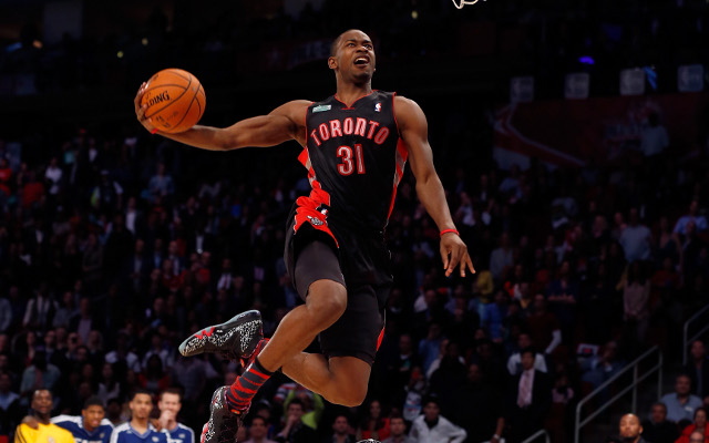 (GIFs) Top five dunks from NBA Slam Dunk Contest