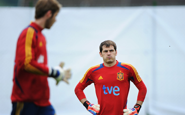 (Video) Manchester United goalkeeper David de Gea scores amazing free-kick golazo in training