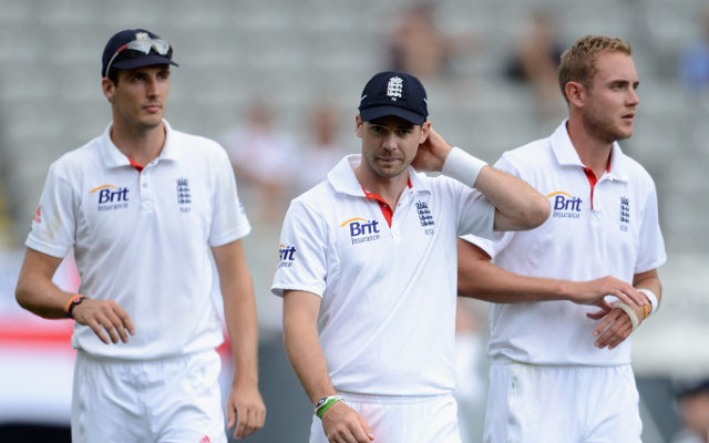 (Video) Australia batsman Dave Warner smashes England bowler Stuart Broad’s first Ashes delivery for 4