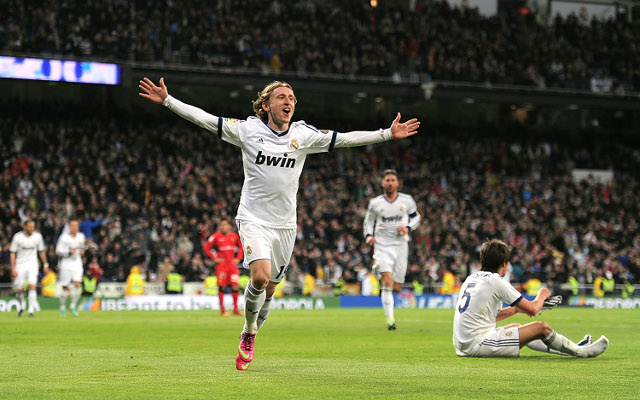 (GIF) Luka Modric scores wonder goal as Real Madrid thrash Mallorca