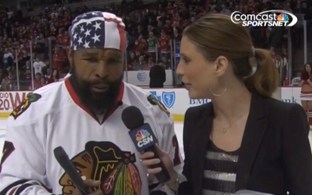 (Video) Mr. T scores from centre ice during Chicago Blackhawks game
