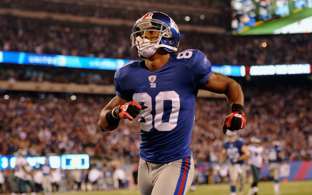 Eli Manning plans to restructure contract to ensure Victor Cruz stays with the New York Giants