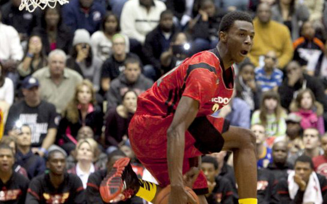 (Video) Andrew Wiggins performs incredible dunk at high school event