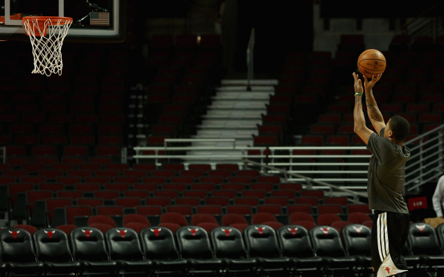 Decision time for Chicago Bulls star Derrick Rose