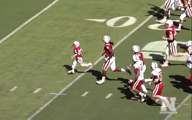 (Video) Nebraska Cornhuskers give a seven-year old a moment he will never forget
