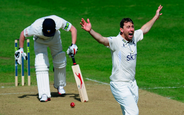 Warwickshire all-rounder Clarke awarded new four-year deal