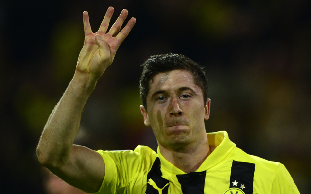 Man United accidentally confirm the signing of Borussia Dortmund’s Robert Lewandowski