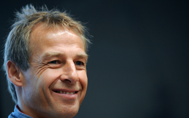 (GIF) Jurgen Klinsmann disappears during Gold Cup final