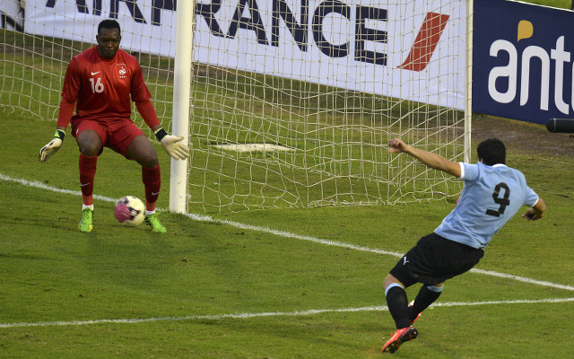 (Video) Liverpool striker Luis Suarez scores great goal for Uruguay against France