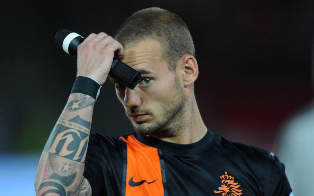 (GIF) Chelsea target Wesley Sneijder scores incredible backheel Golazo for Holland