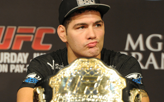 (Video) UFC champion Chris Weidman jogs the day after knee surgery