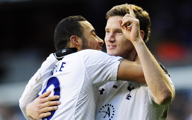 (Video) Tottenham and Belgium duo Mousa Dembele and Jan Vertonghen magically swap shoes