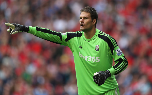 Chelsea to HIJACK £14m Man United target for Petr Cech REPLACEMENT