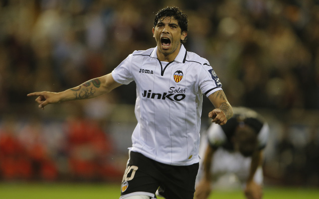 Tottenham keen to sign €30m Valencia playmaker Ever Banega