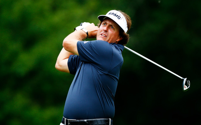 Phil Mickelson grabs share of lead at Deutsche Bank Championship