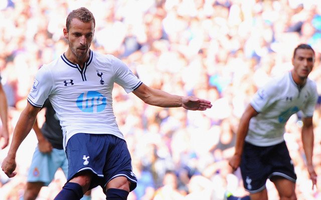 (Video) Roberto Soldado scores first Tottenham Hotspur goal vs Espanyol