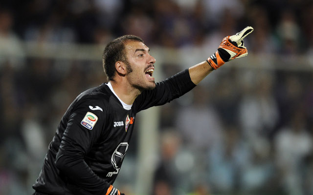 Italian international keeper flies to the Emirates to seal Arsenal deal