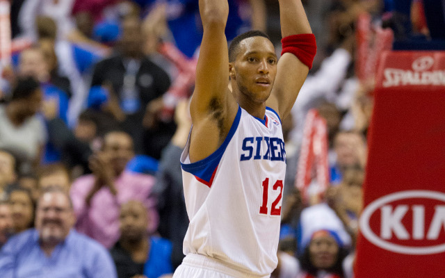 (Video) Philadelphia star Evan Turner dunks over LeBron James