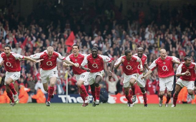 Arsenal 2005 celebrate