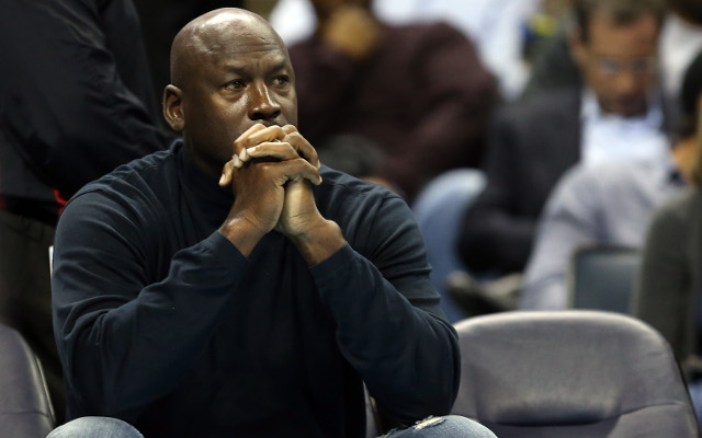 (Video) LeBron James stares down Michael Jordan before throwing down huge dunk