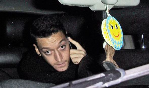 Mesut Ozil clubbing