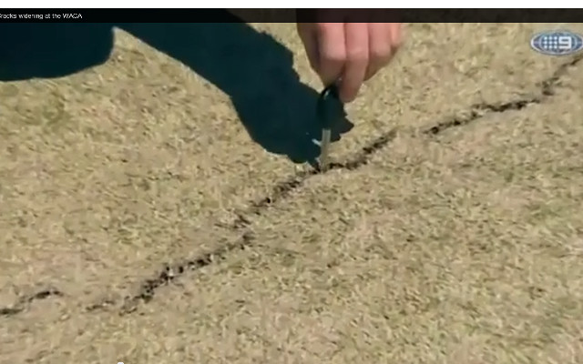 (Video) WACA pitch starting to crack up on day three of Ashes Test