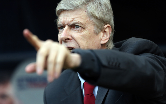 Arsenal on alert to sign unsettled Napoli striker (not Higuain)