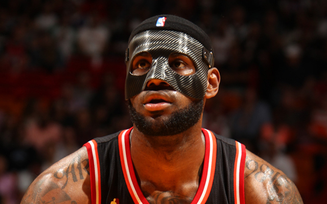 (Video) NBA round-up: Masked LeBron James leads Miami Heat to win over Knicks