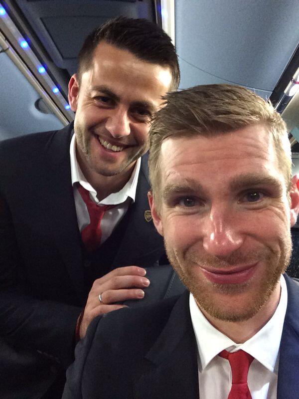 Fabianski & Mertesacker selfie