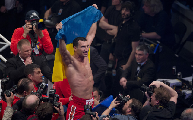 (Video) Wladimir Klitschko claims fifth round KO of Kubrat Pulev