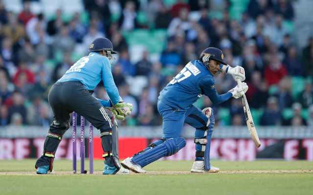 (Video) Sri Lanka v England – Tredwell dismisses Jayawardene but was this even a wicket?