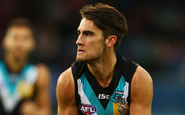 (Image) Port Adelaide star Chad Wingard hilariously greeted by Fremantle fans before AFL finals clash