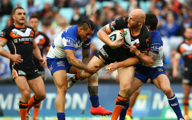 (Video) Slap! Wests Tigers and South Sydney get stuck in