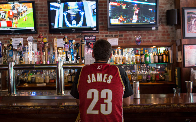 LeBron James has best-selling NBA jersey, Chicago Bulls are top-selling team