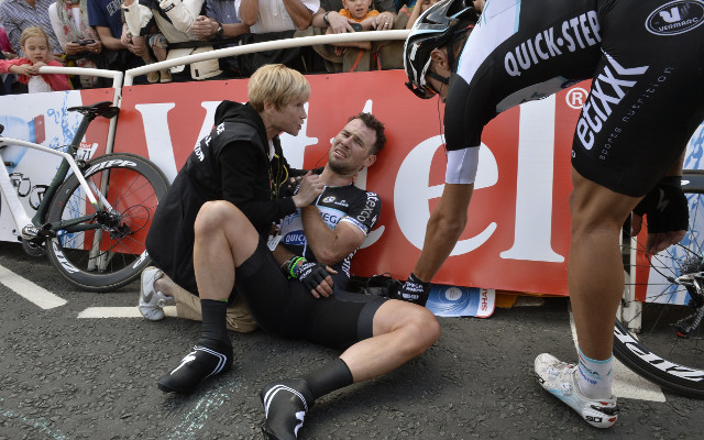 (Video) Mark Cavendish out of Tour de France after Stage One crash
