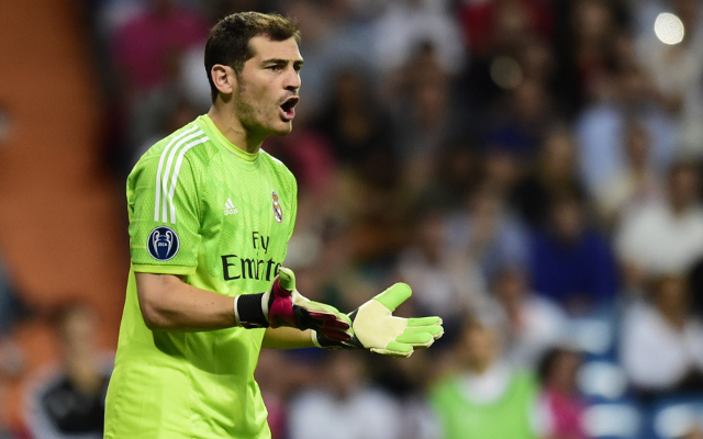 Real Madrid urge Iker Casillas to sign for Arsenal this summer