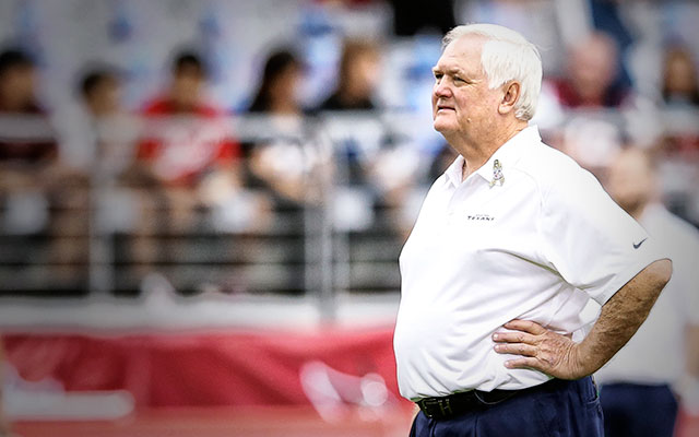 (Image) Former Dallas Cowboys head coach watches game in the stands