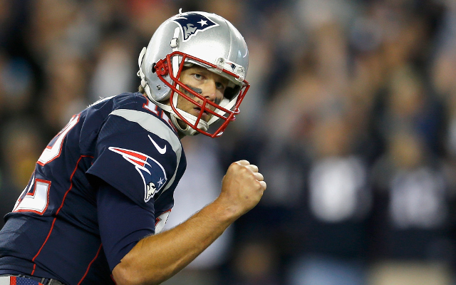 (Video) New England Patriots QB Tom Brady yells on sideline