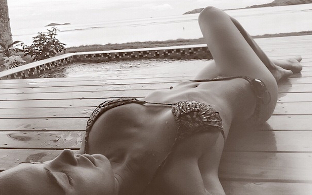 (Images) Former Miss Universe Australia and WAG of Sydney Swans star Buddy Franklin poses for stunning bikini shots