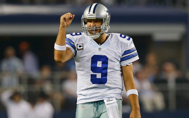 REPORT: Dallas Cowboys QB Tony Romo playing with broken rib