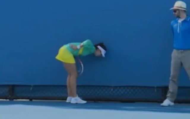 (Video) Australian Open 2015: American player Christina McHale spews her way to opening round victory