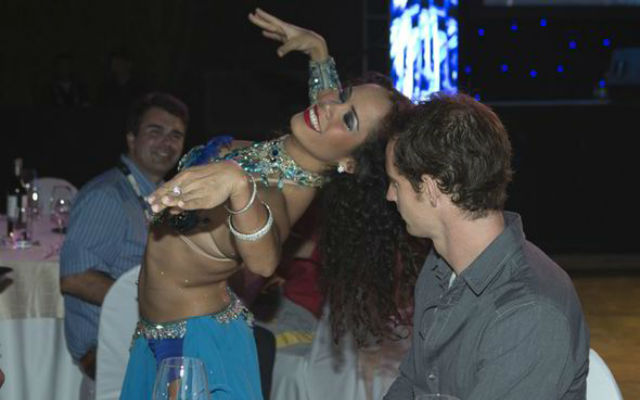 (Image) What would Kim say? Andy Murray receives exotic after dinner lap dance