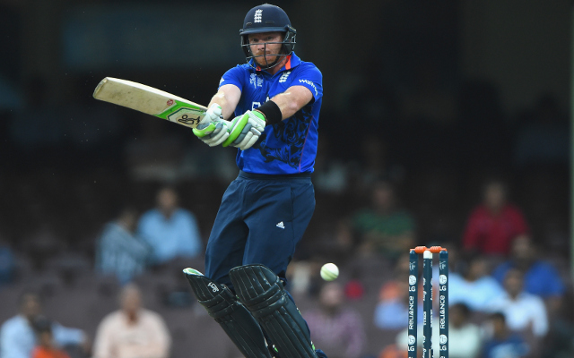 (Video) Cricket World Cup 2015: Early blow for England against New Zealand with Ian Bell clean bowled for just 8!
