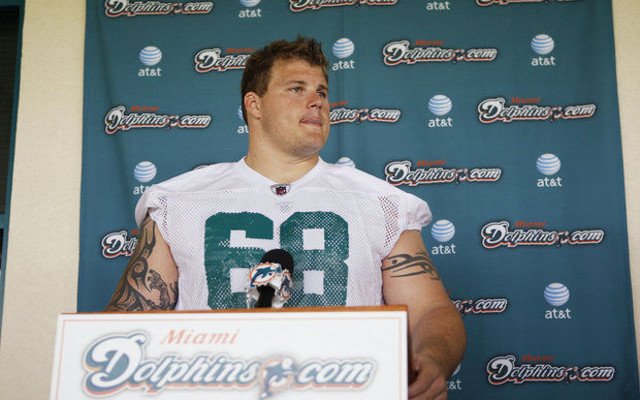Building a bully! Buffalo Bills sign G Richie Incognito
