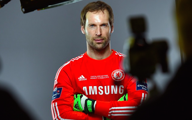 FURIOUS Chelsea fans Tweet DEATH THREATS to new Arsenal signing Petr Cech