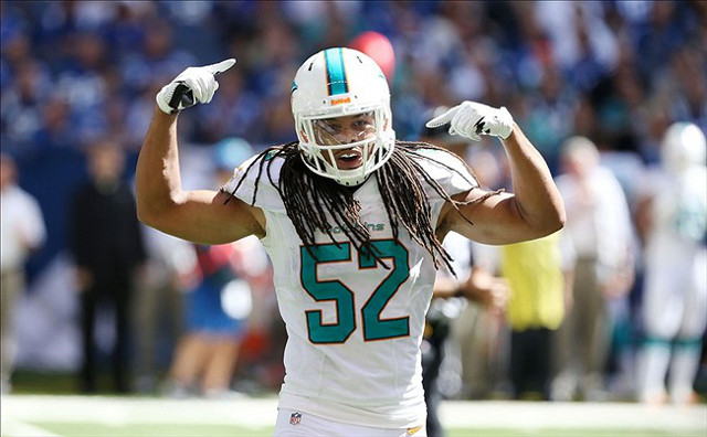 Miami Dolphins cut LB Philip Wheeler to make offer for Ndamukong Suh