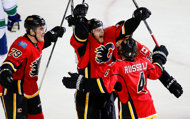 NHL Playoffs 2015: Calgary Flames advance to semifinals with 7-4 win over Vancouver Canucks in Game 6