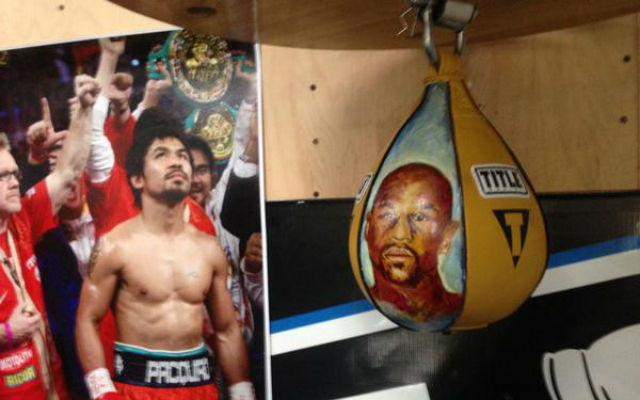 (Image) Manny Pacquiao given punching bag with Floyd Mayweather’s face on it